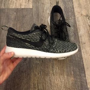 Nike Flyknit Roshe Run
